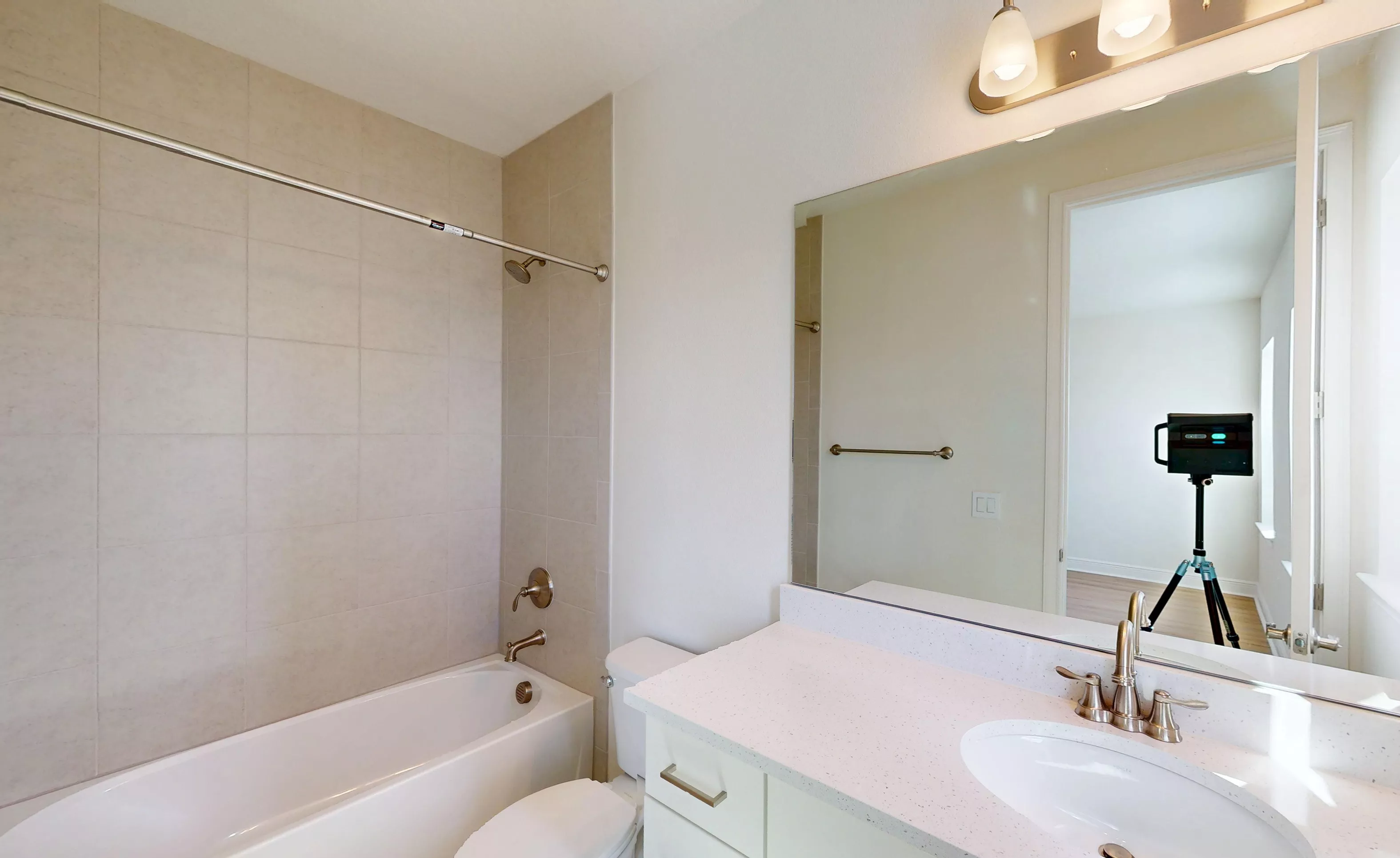 Kauai - Guest Bathroom