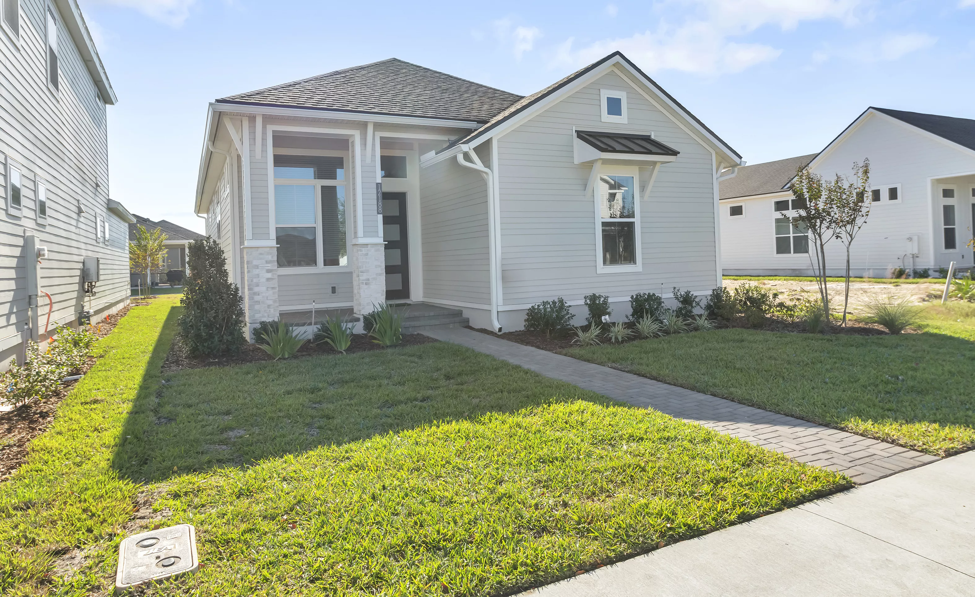 Nassau - Front Exterior