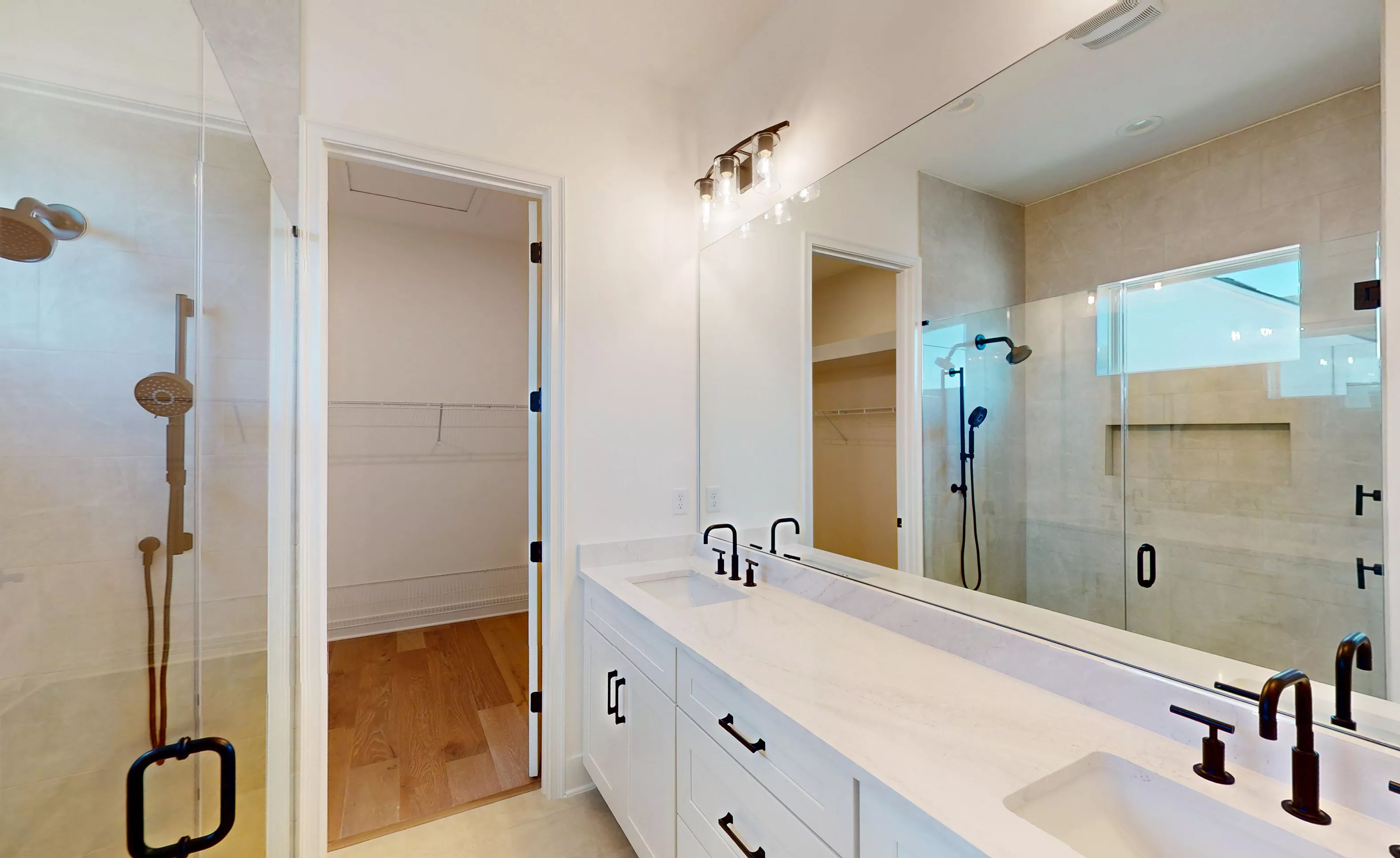 Nassau - Master Bathroom