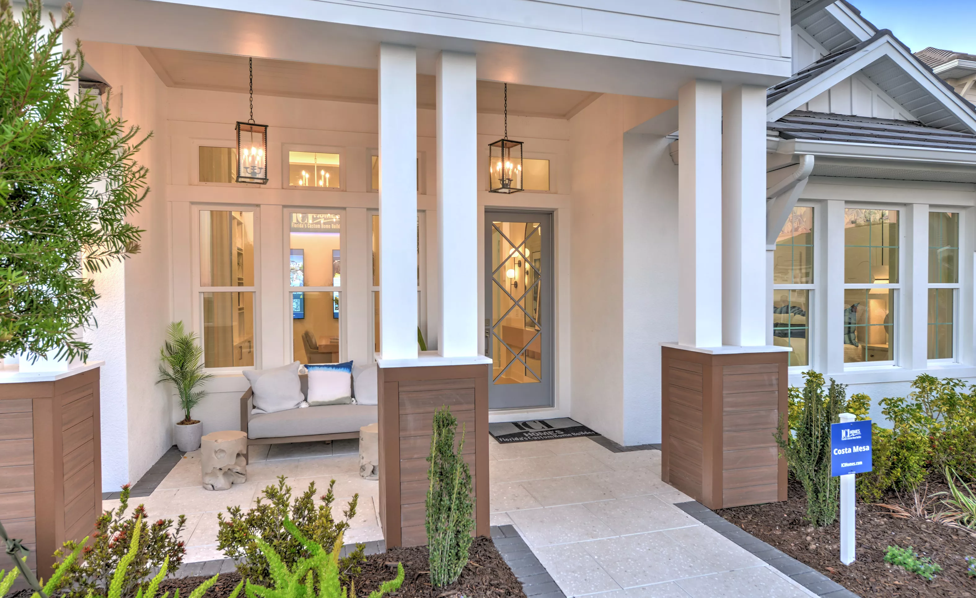 Costa Mesa - Front Porch