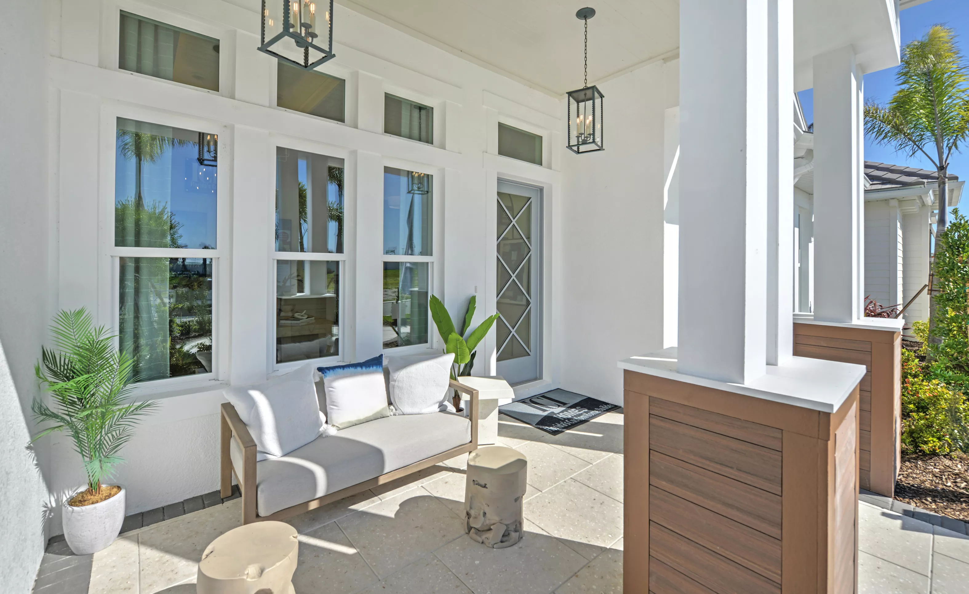 Costa Mesa - Front Porch