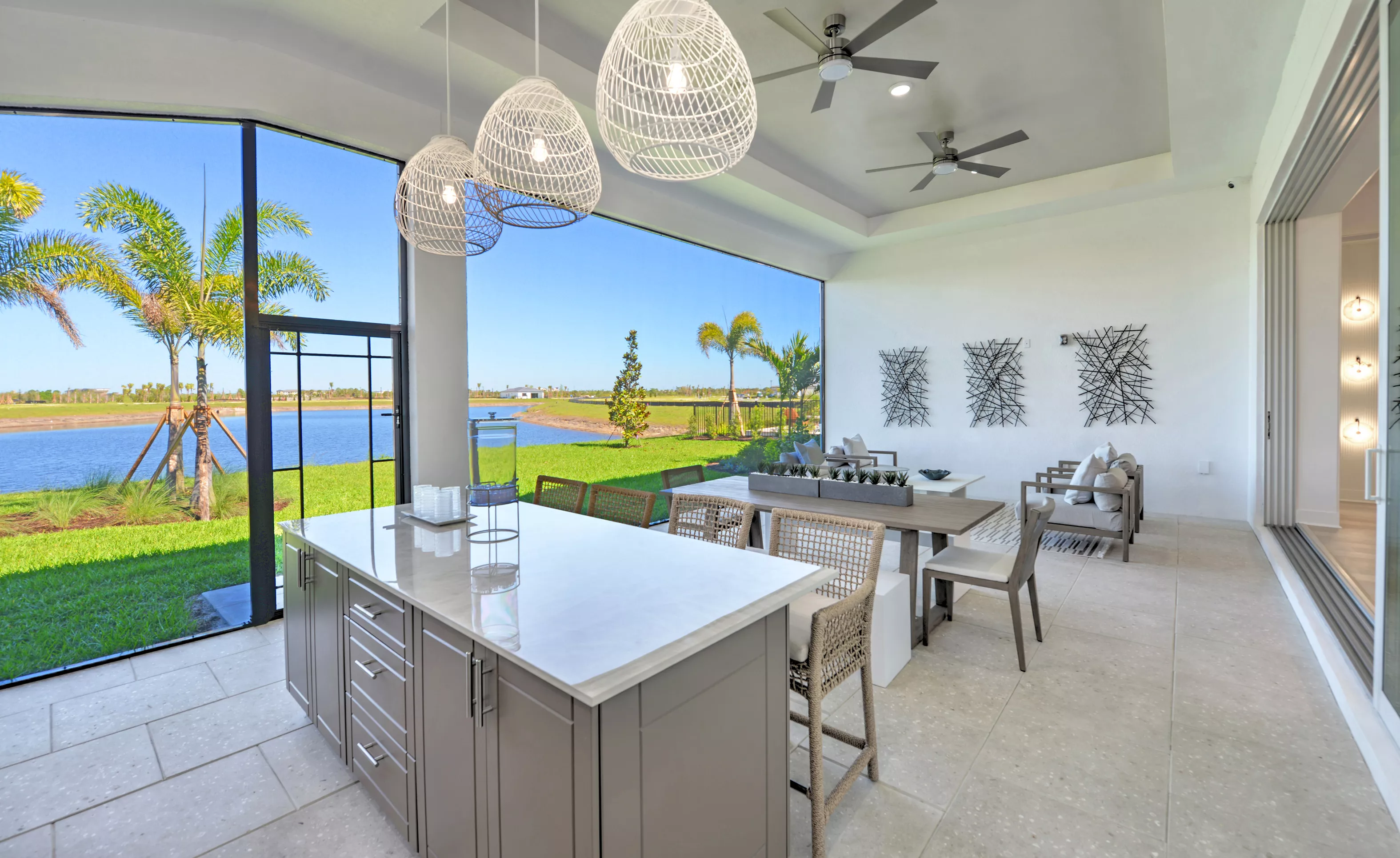 Costa Mesa - Covered Lanai