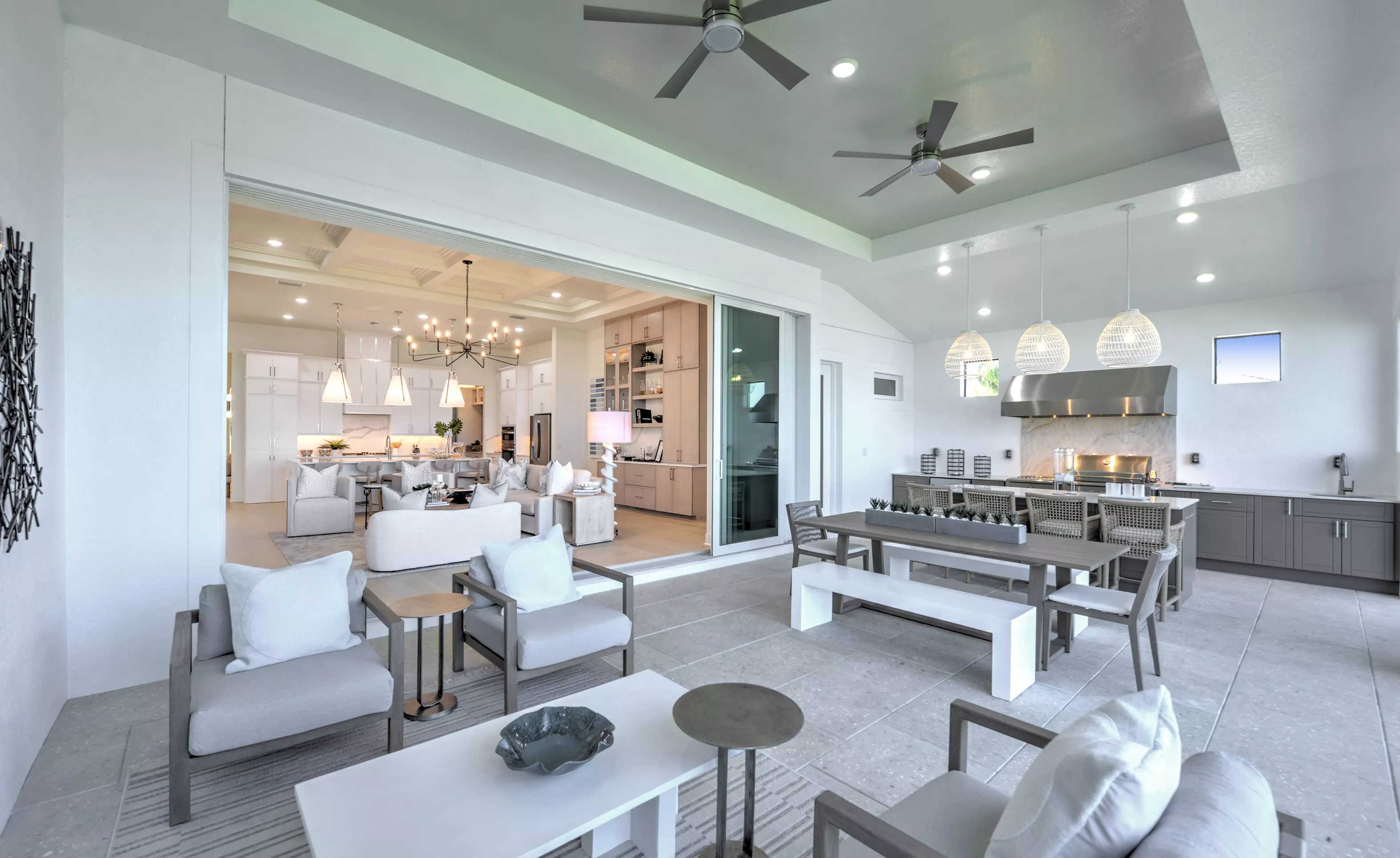 Costa Mesa - Covered Lanai