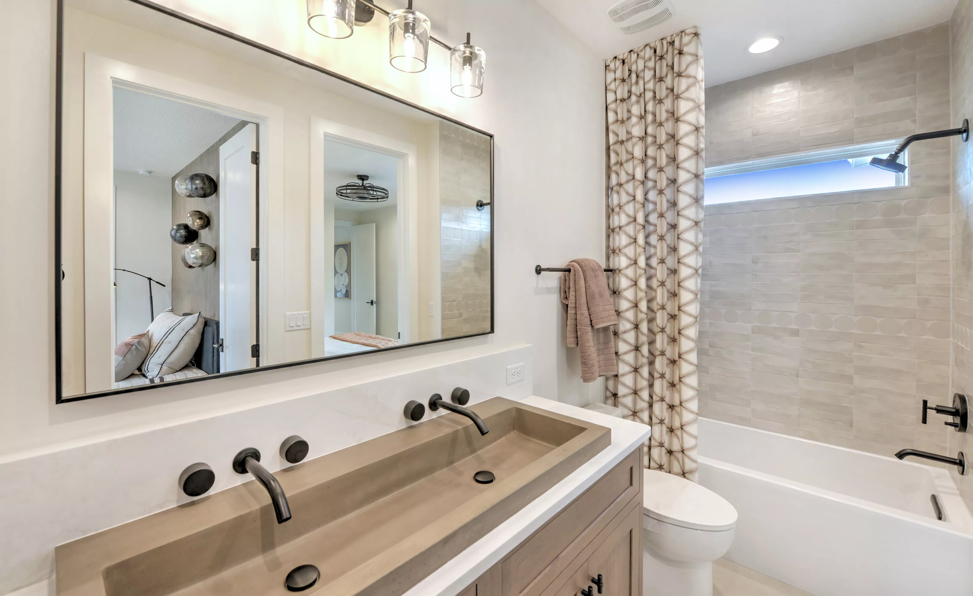 Pablo II - Guest Bathroom