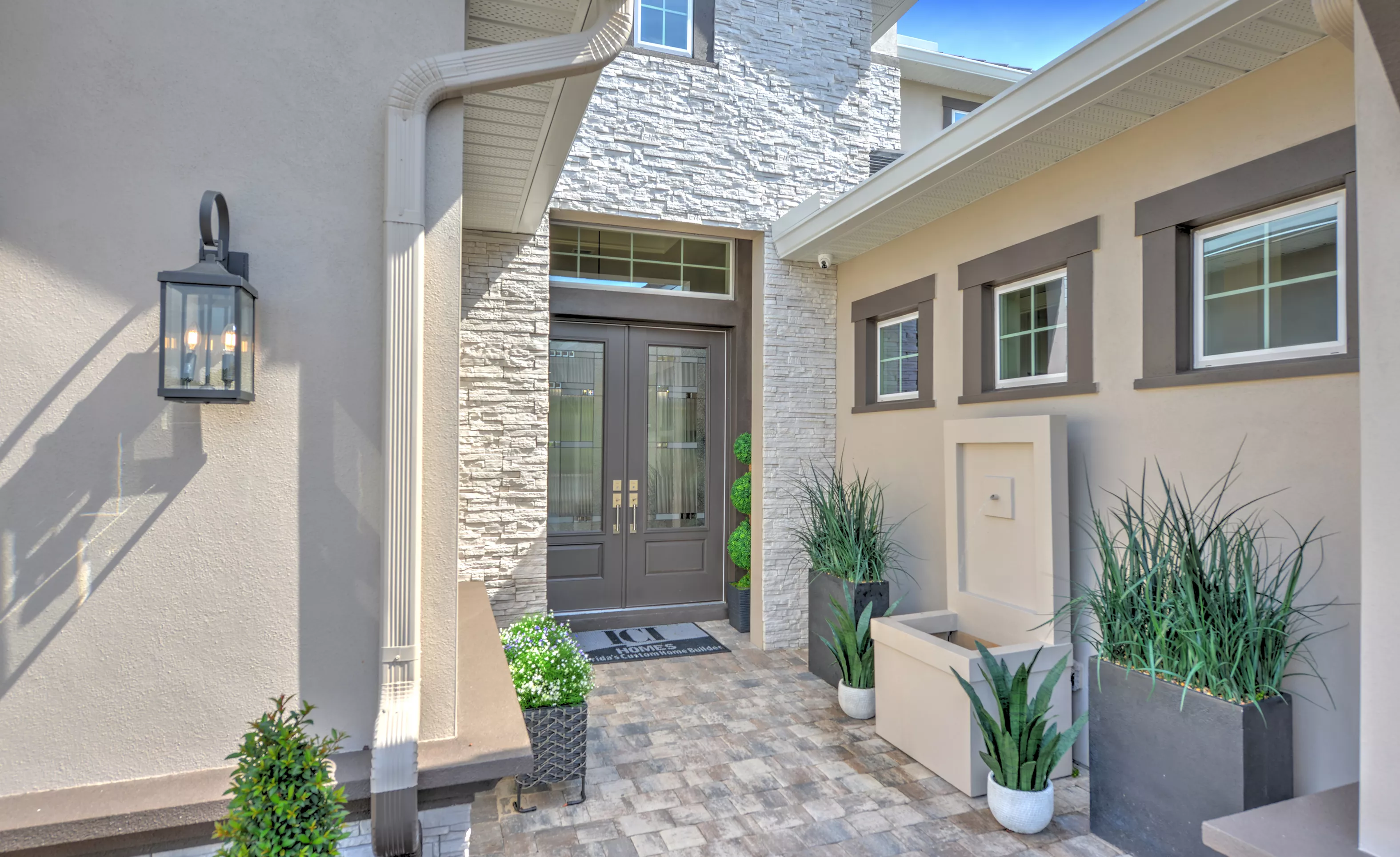 Avina II - Front Porch