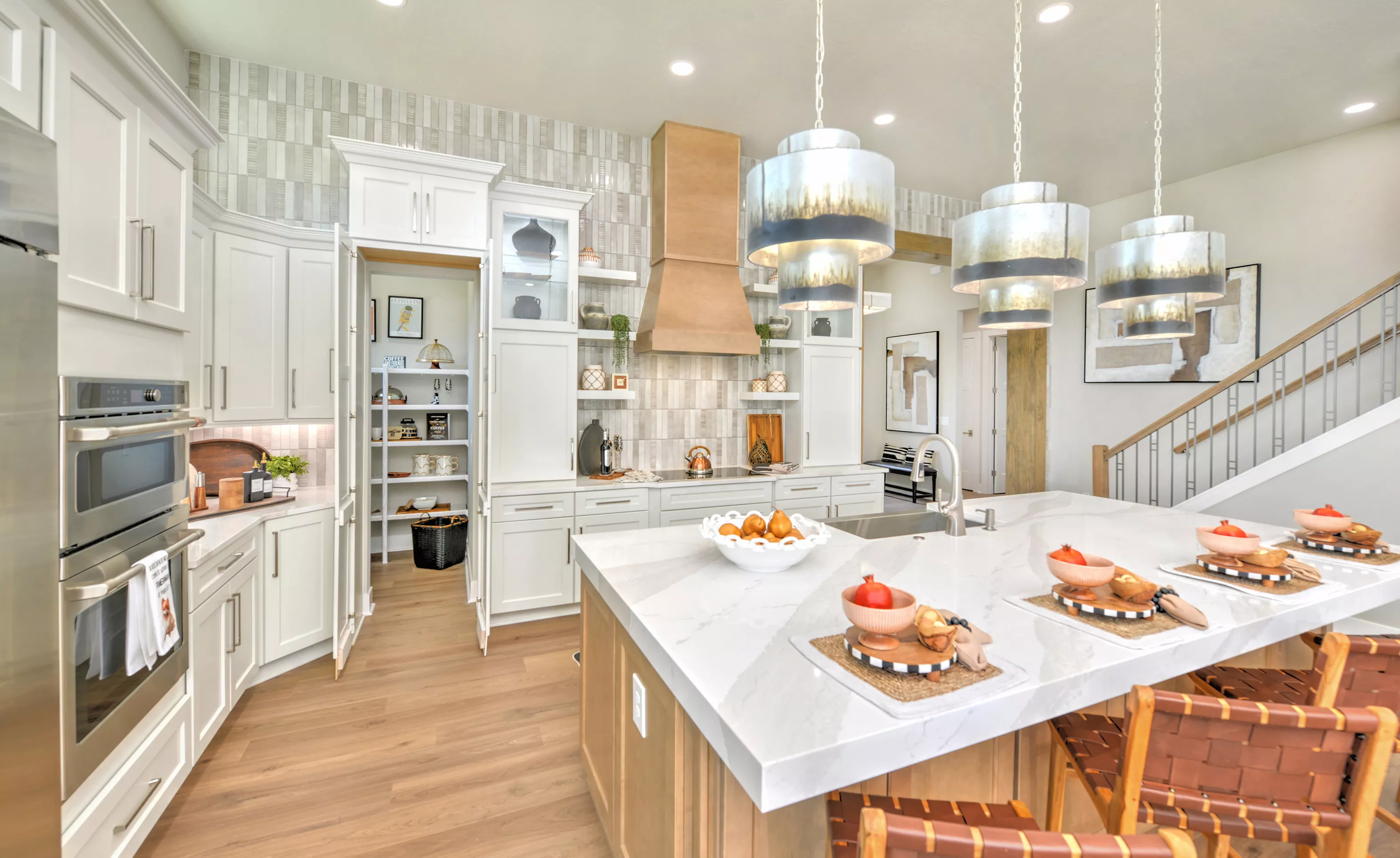 Avina II - Kitchen